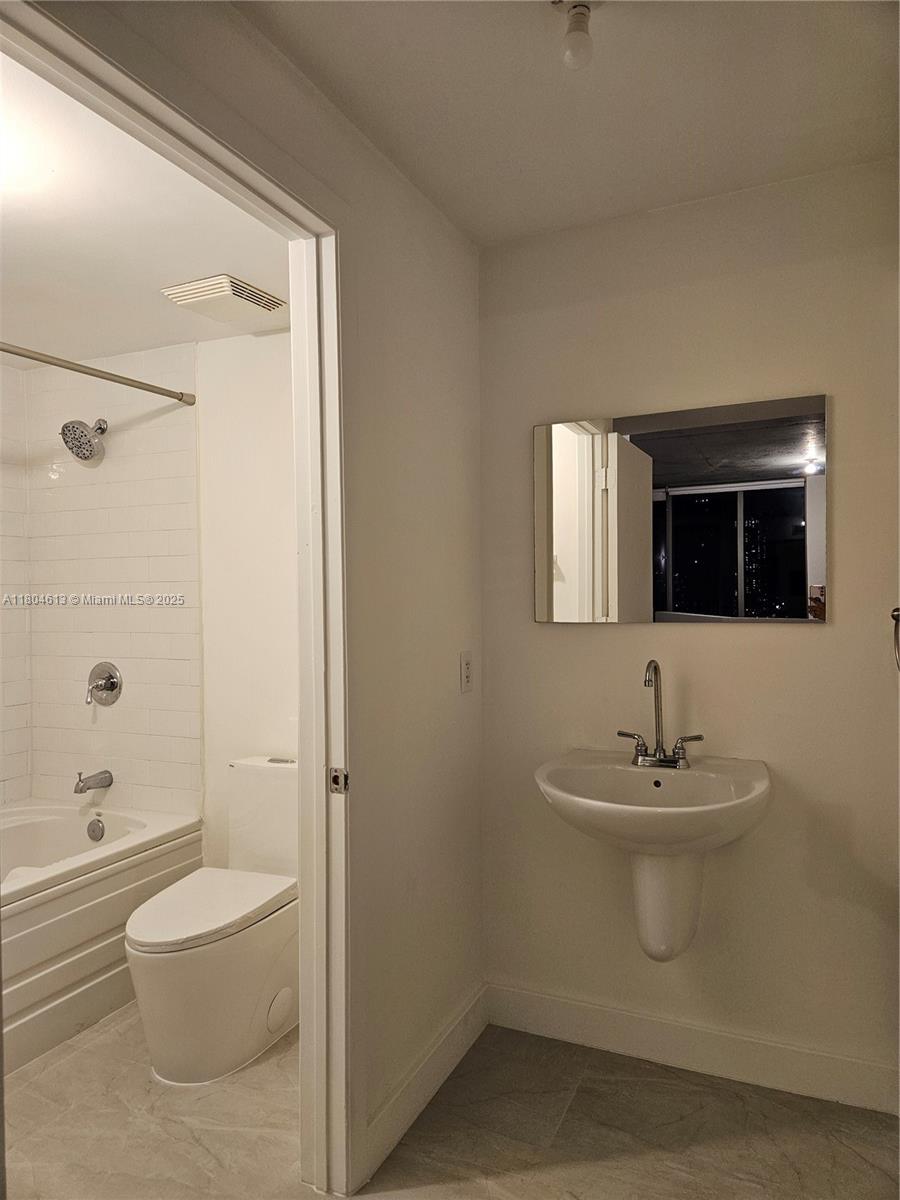 690 SW 1st Ct #1915, Miami FL 33130