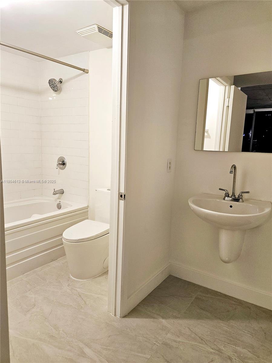 690 SW 1st Ct #1915, Miami FL 33130