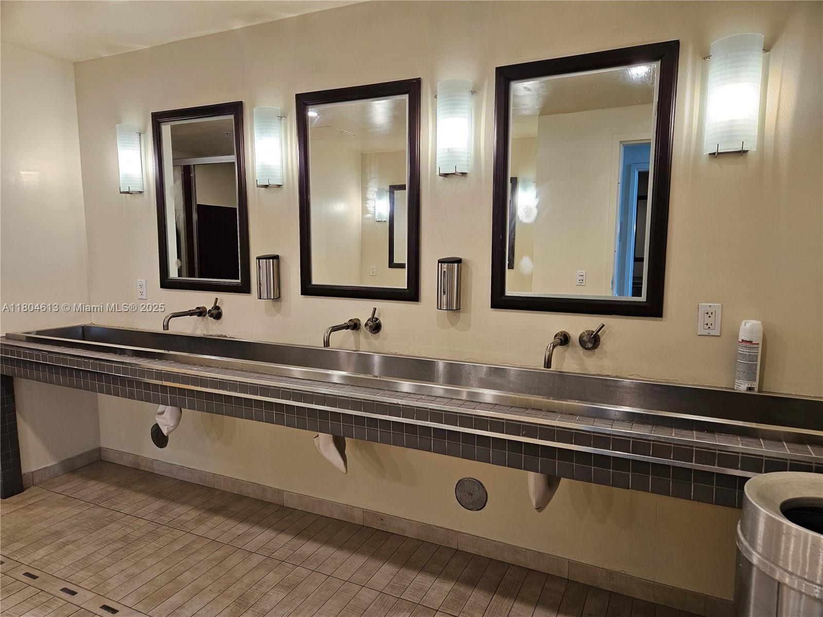 690 SW 1st Ct #1915, Miami FL 33130