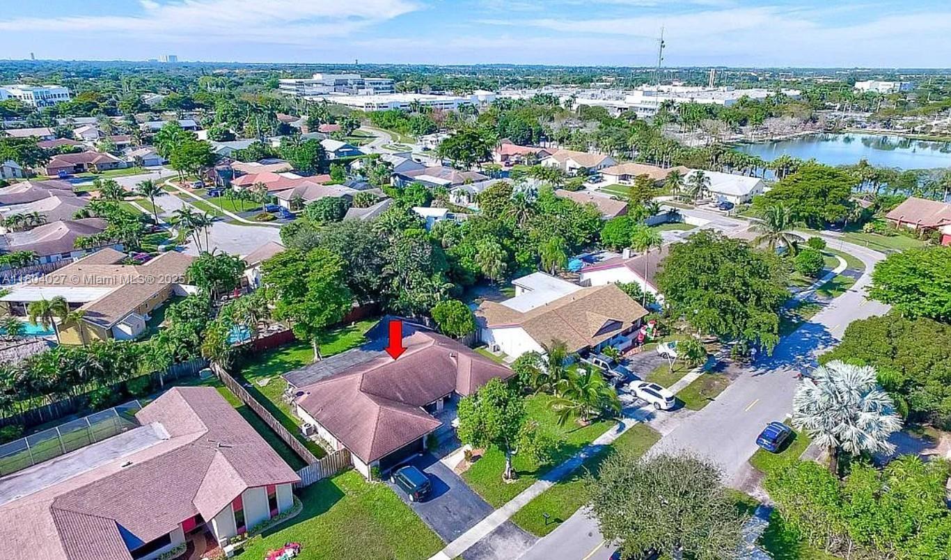 1281 NW 76th Ave, Plantation, Florida image 2