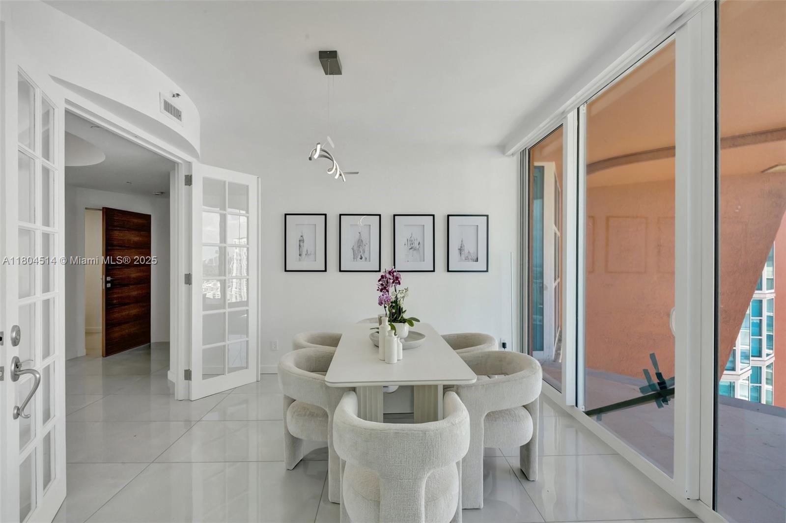 300 S Pointe Dr #2606, Miami Beach FL 33139