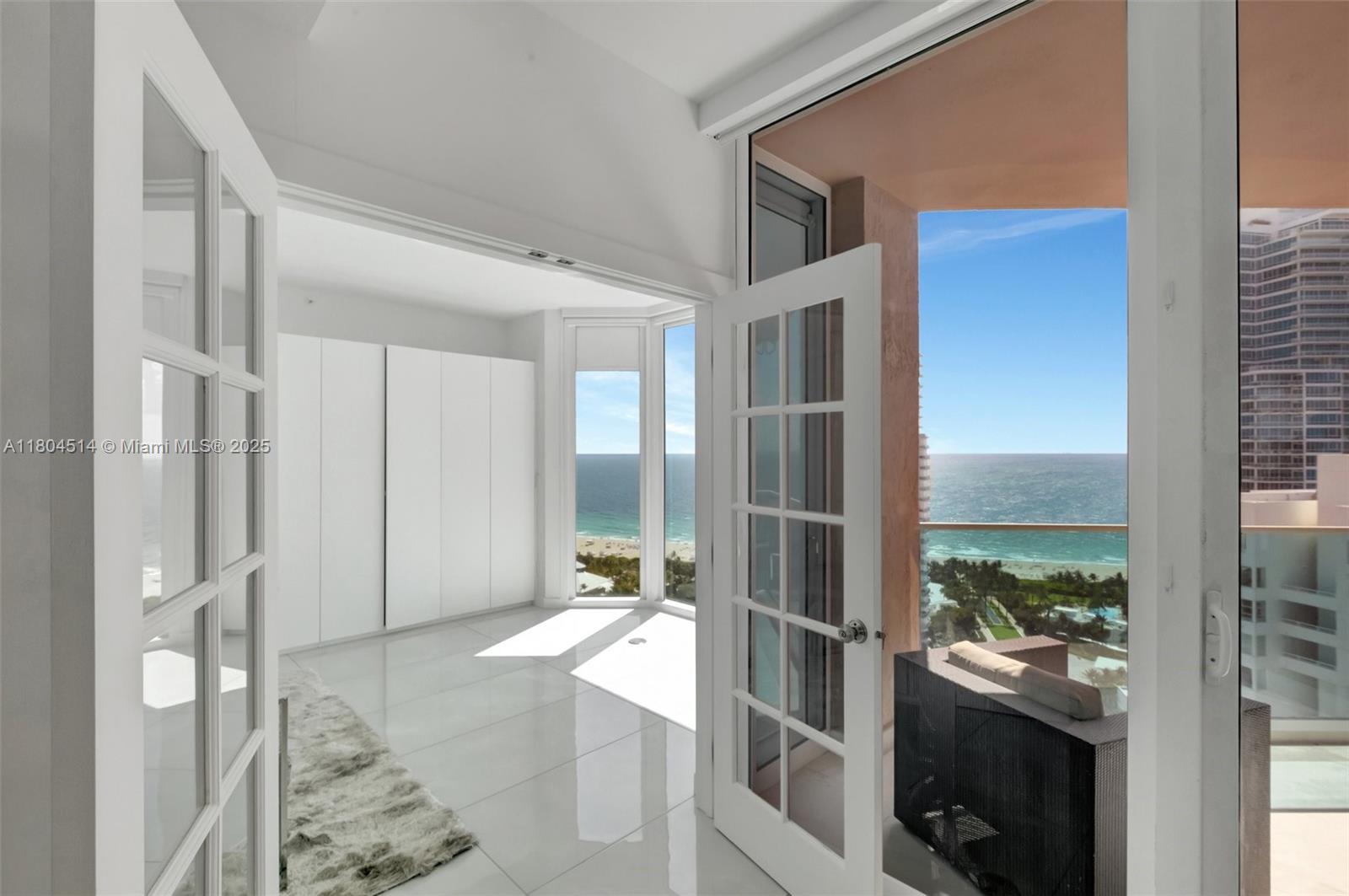 300 S Pointe Dr #2606, Miami Beach FL 33139