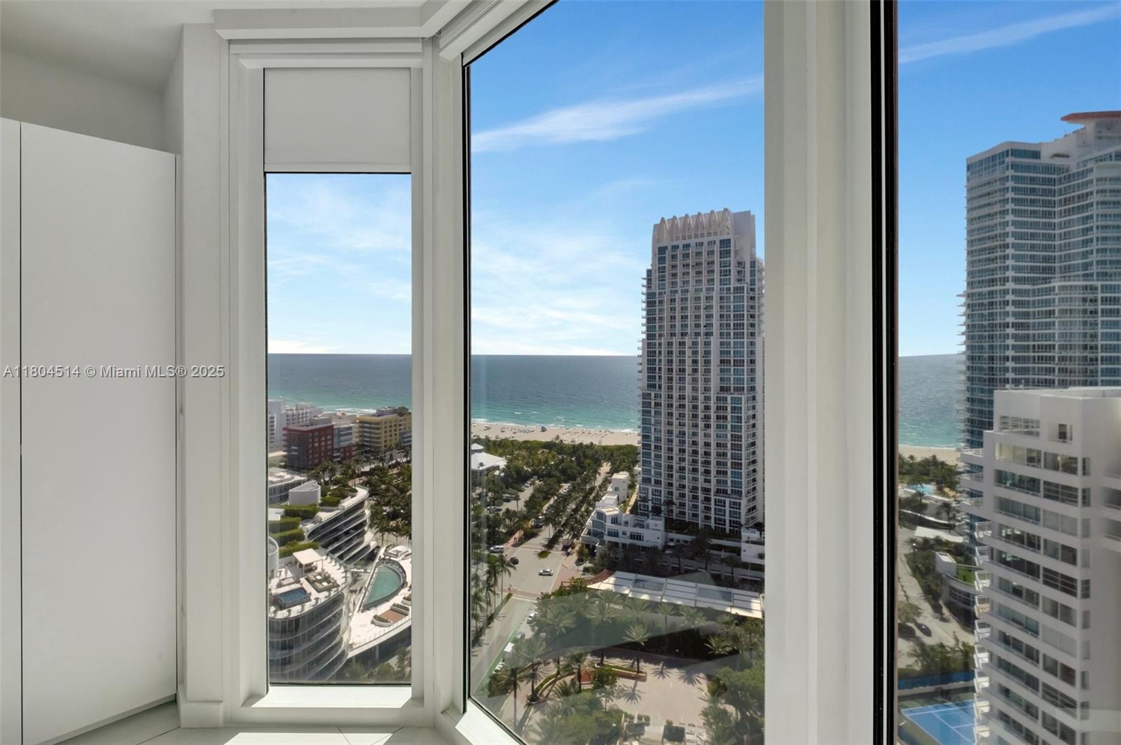 300 S Pointe Dr #2606, Miami Beach FL 33139