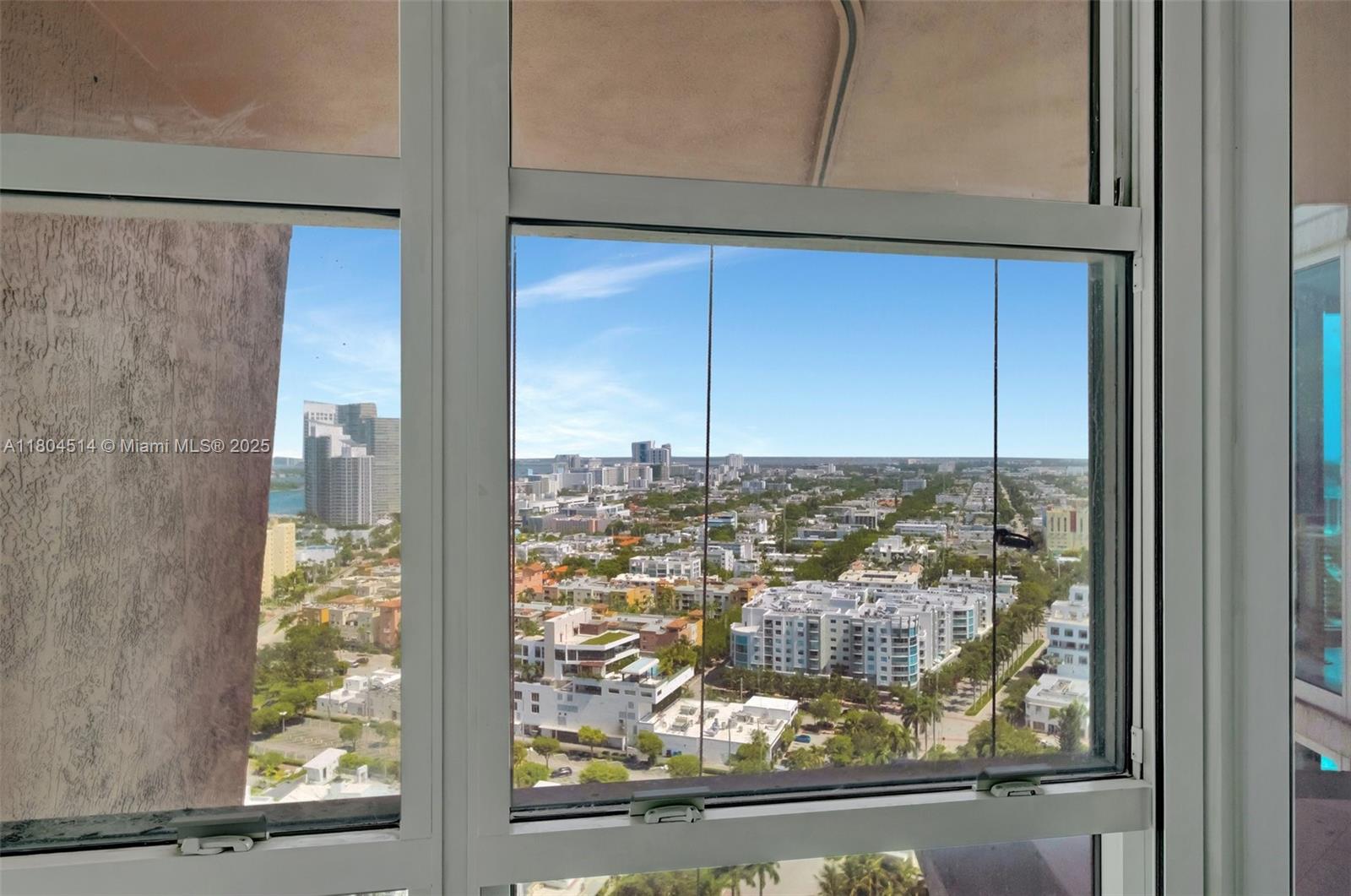 300 S Pointe Dr #2606, Miami Beach FL 33139