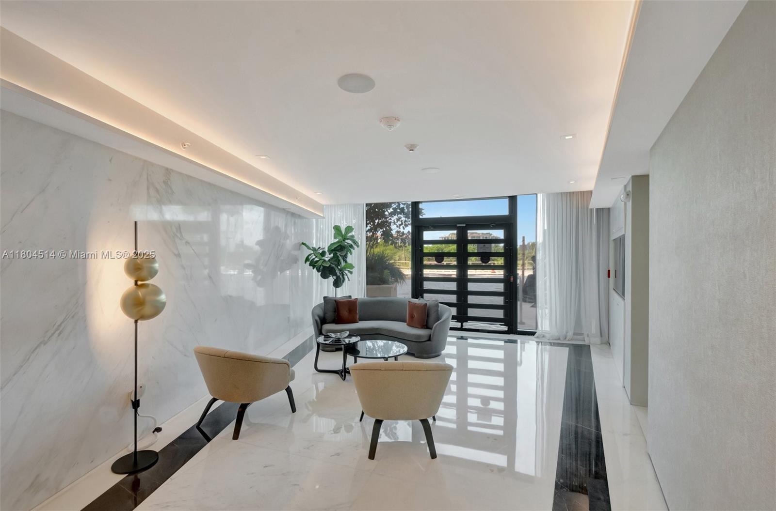 300 S Pointe Dr #2606, Miami Beach FL 33139