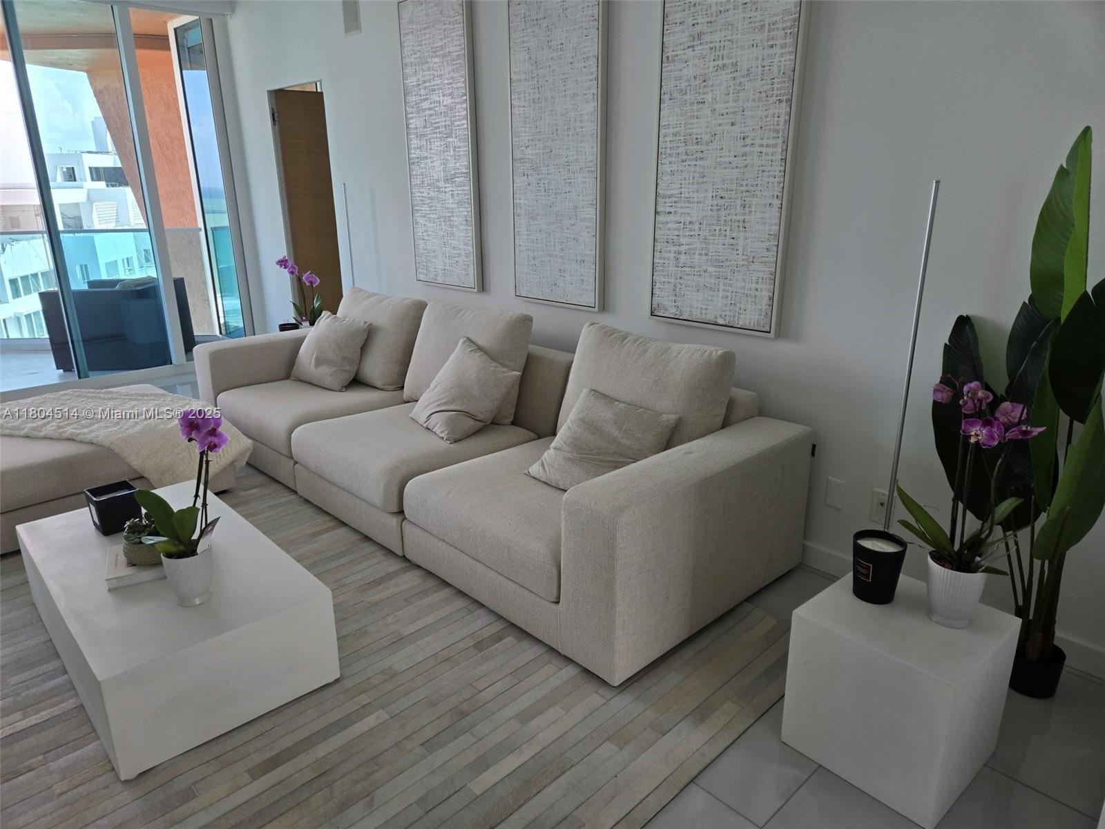 300 S Pointe Dr #2606, Miami Beach FL 33139