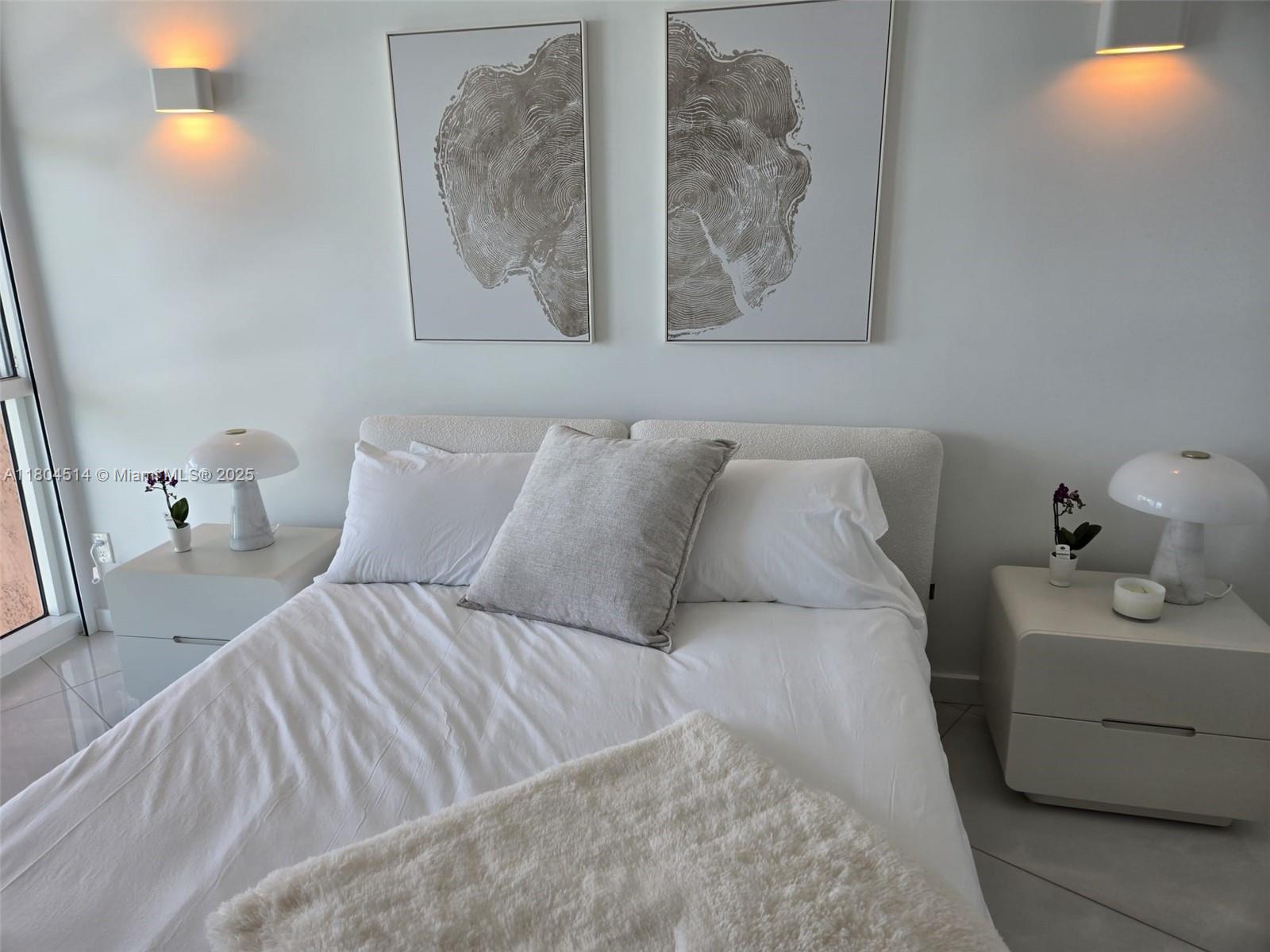 300 S Pointe Dr #2606, Miami Beach FL 33139