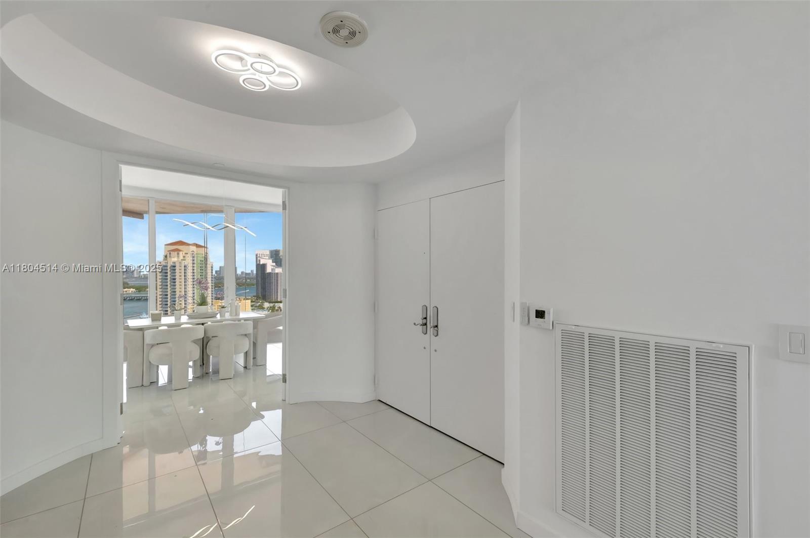 300 S Pointe Dr #2606, Miami Beach FL 33139