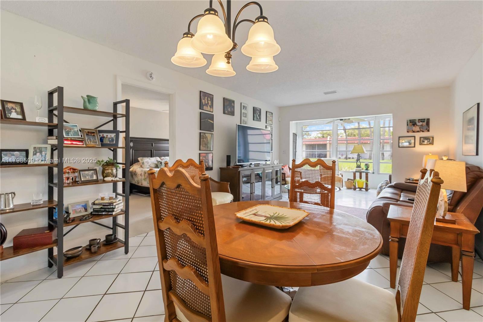 302 Lake Evelyn Dr, West Palm Beach, Florida image 11