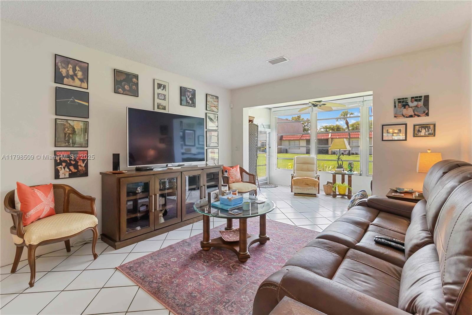 302 Lake Evelyn Dr, West Palm Beach, Florida image 14