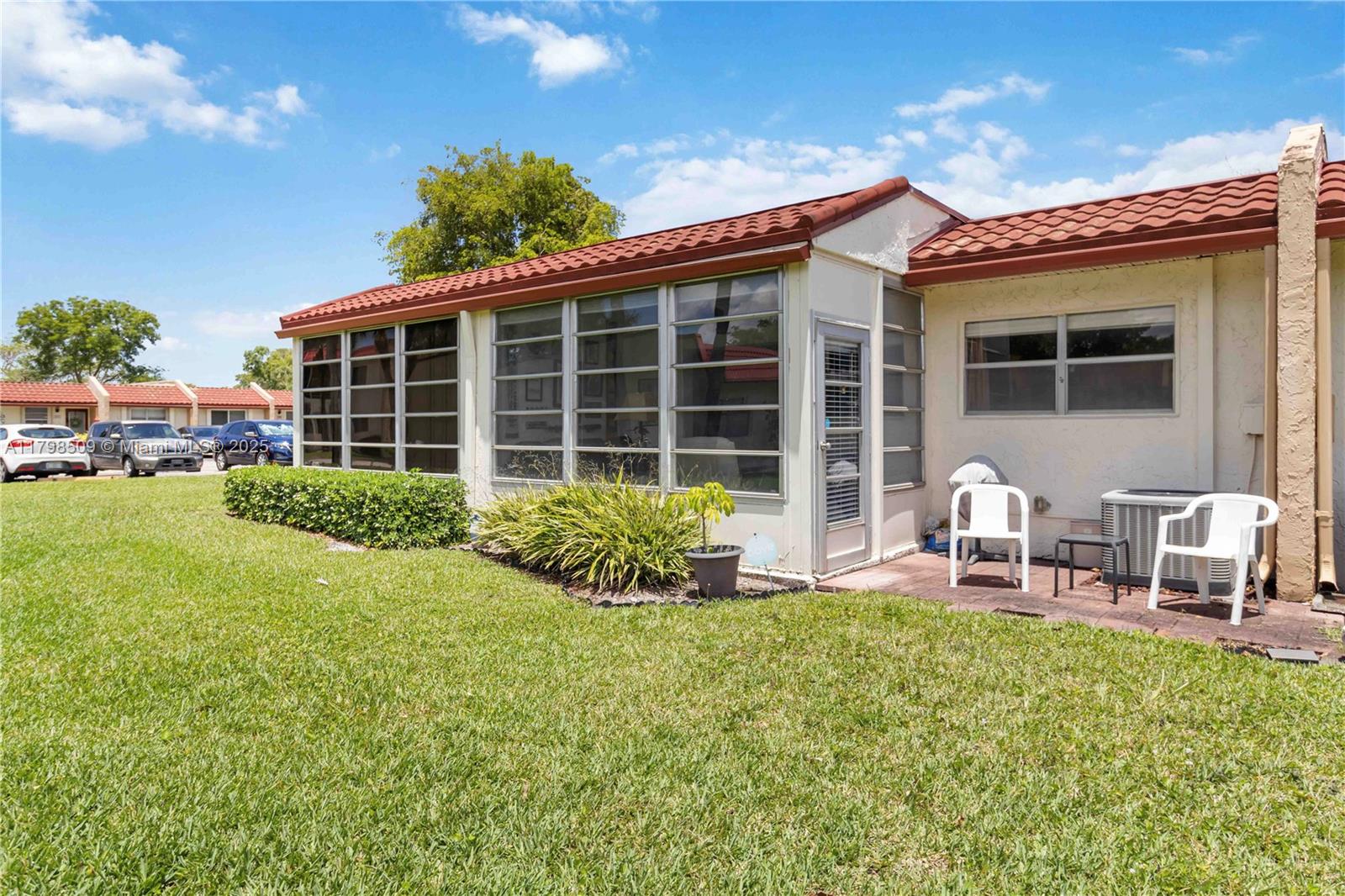 302 Lake Evelyn Dr, West Palm Beach, Florida image 24