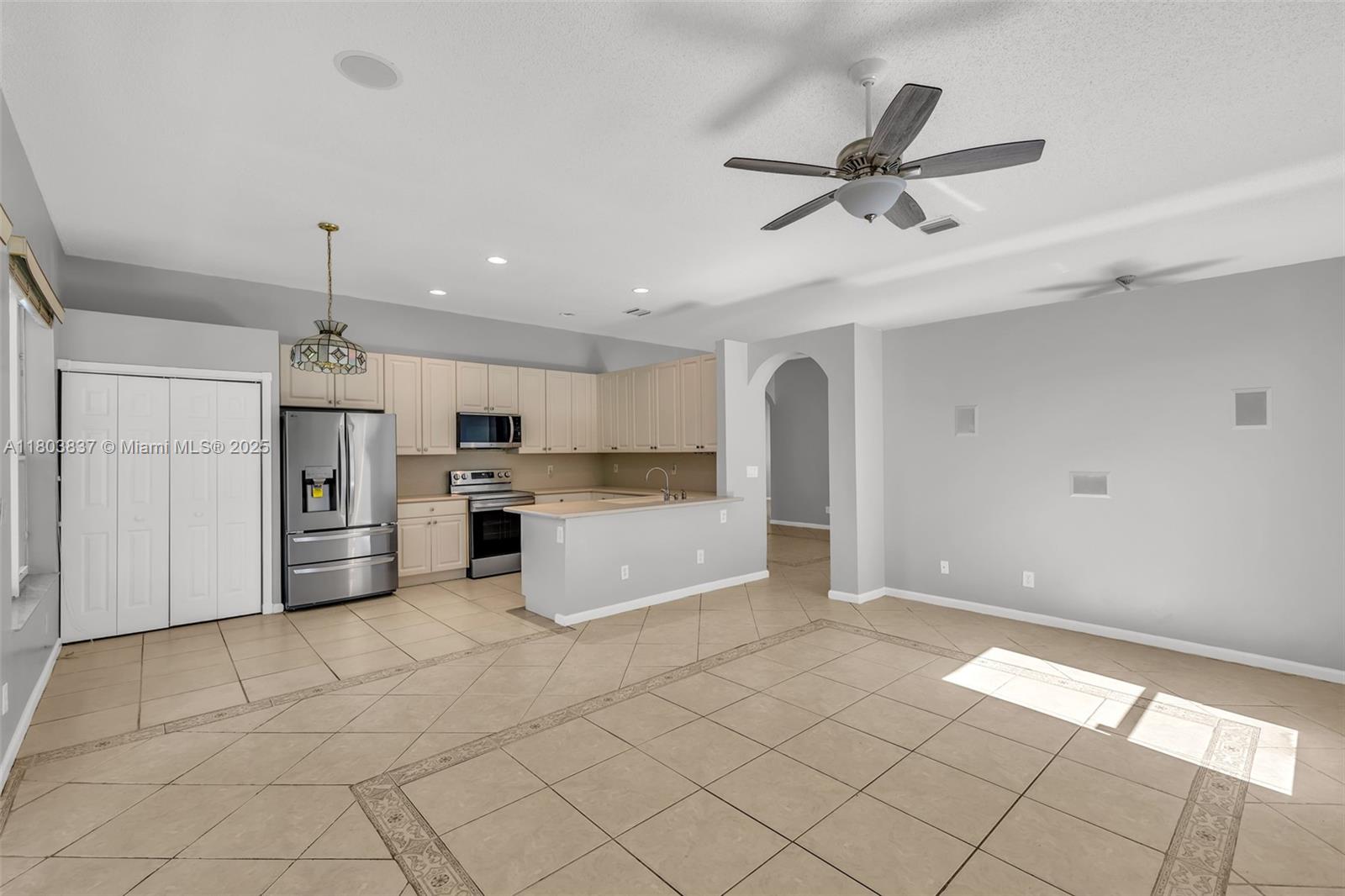 Listing Photo 11