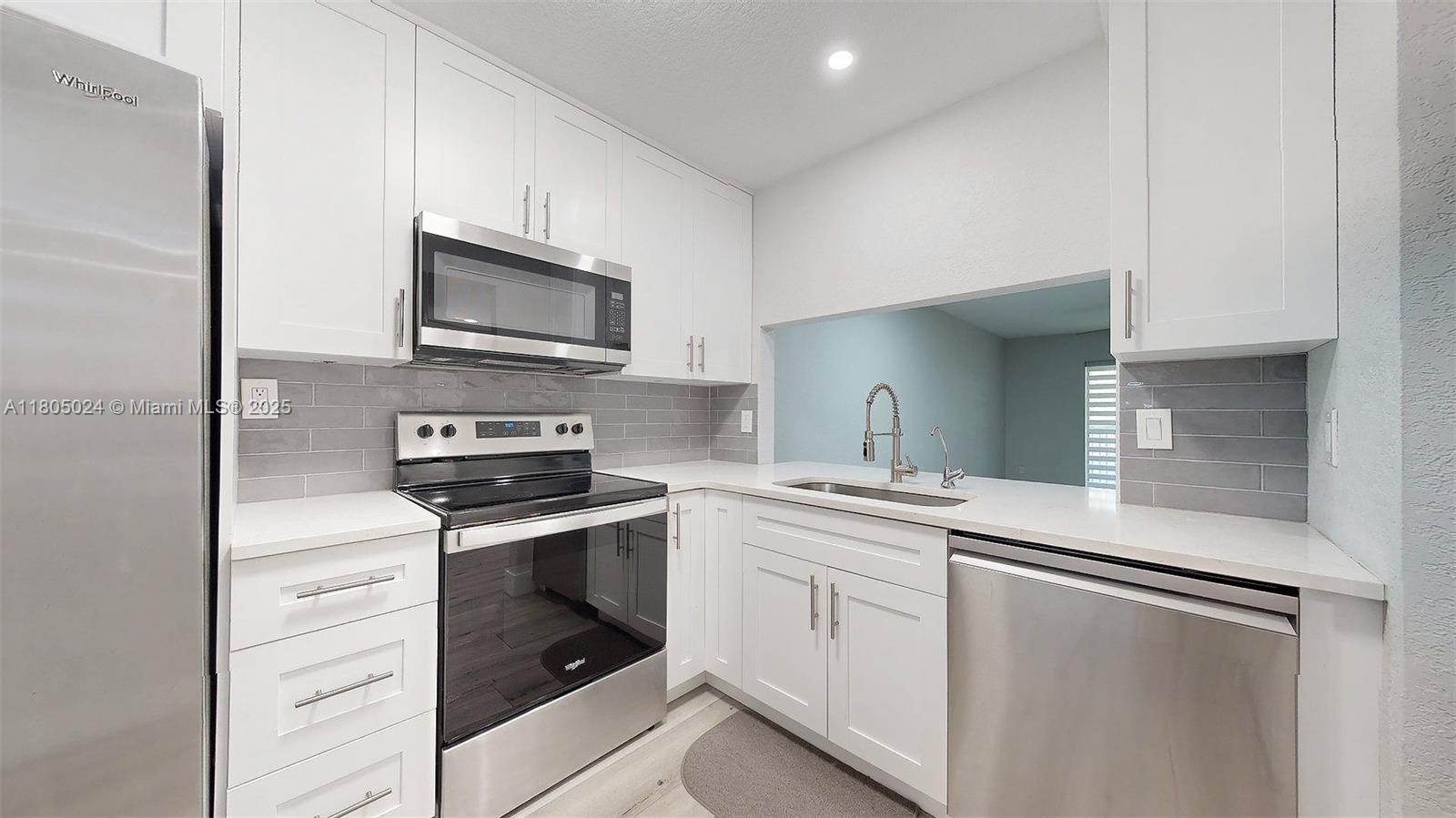 15805 W Waterside Cir #202, Sunrise, Florida image 22