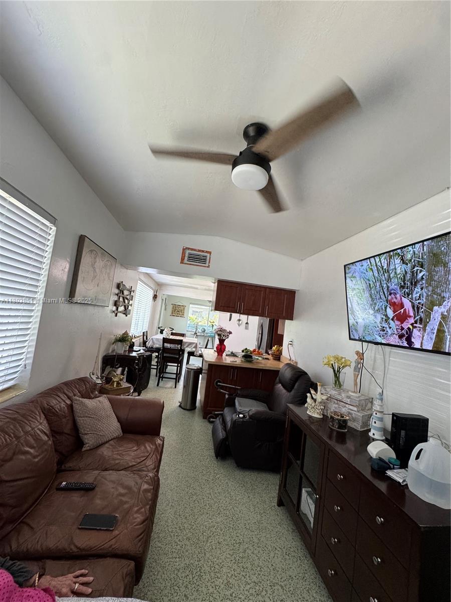554 SW 7th St, Florida City, Florida image 10