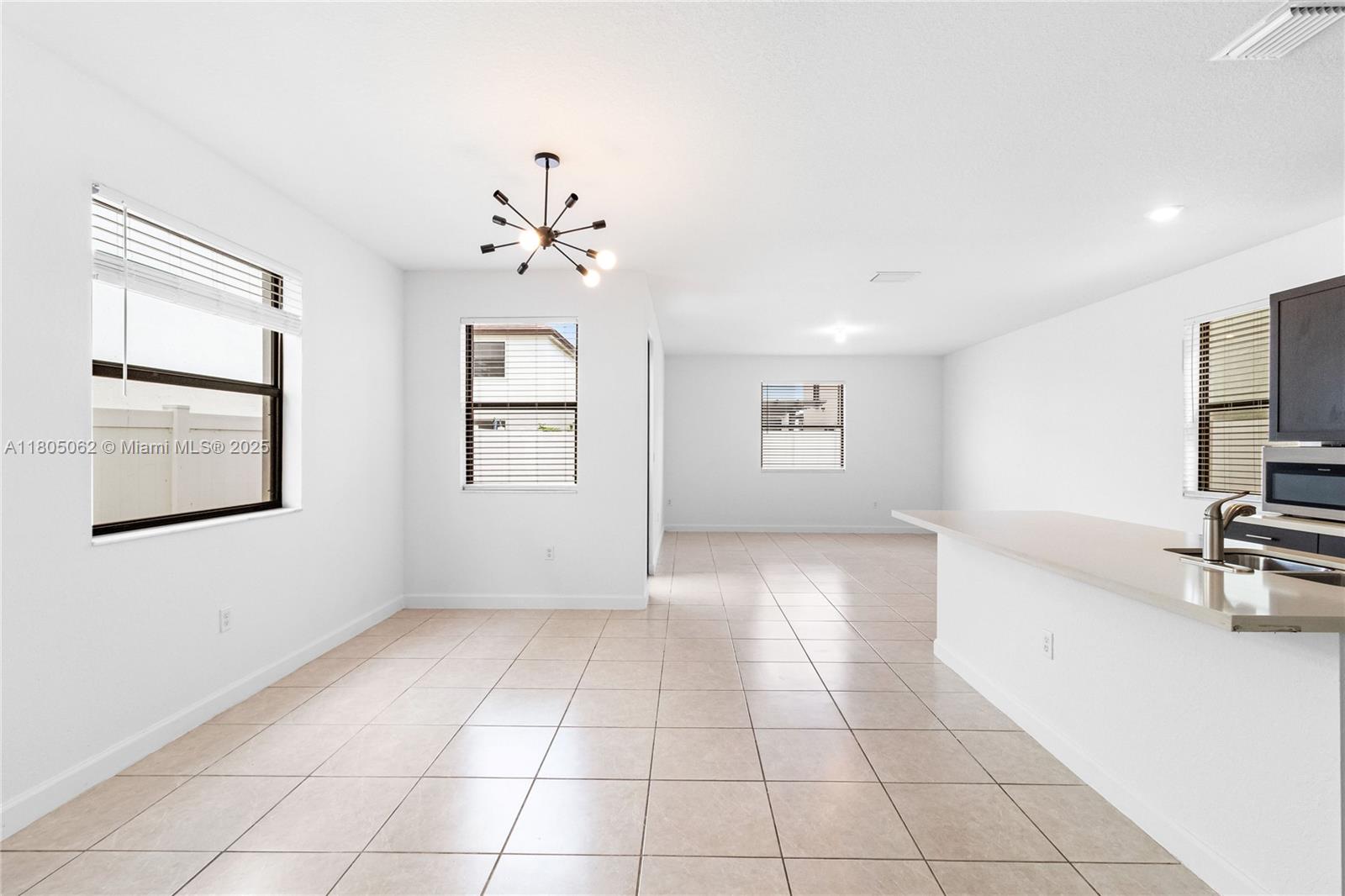 3435 W 110th St, Hialeah, Florida image 5