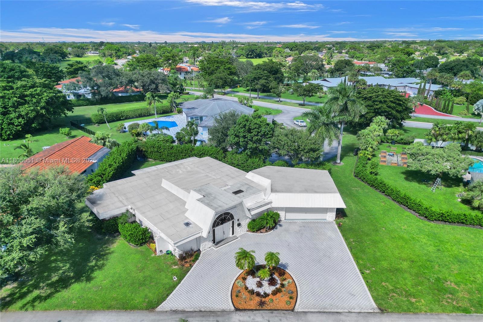 5709 Bamboo Cir, Tamarac, Florida image 2