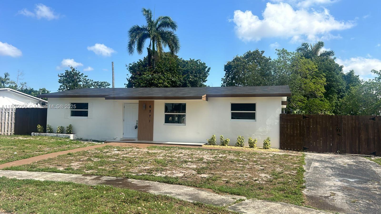 6271 Farragut St, Hollywood, Florida image 2