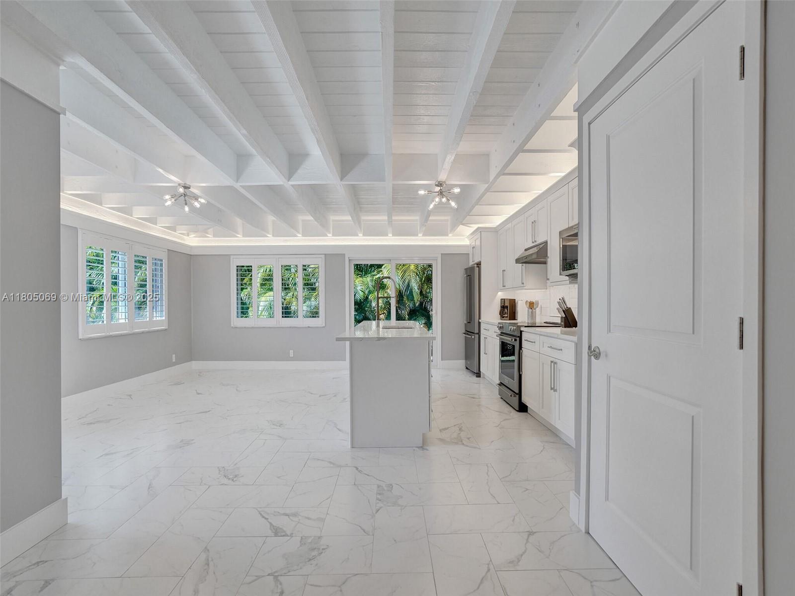 2627 NE 10th Ave, Wilton Manors, Florida image 15