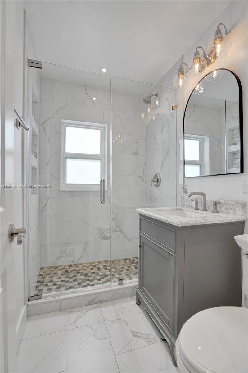 2627 NE 10th Ave, Wilton Manors, Florida image 48