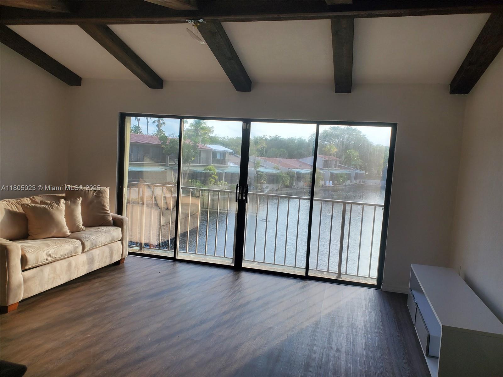 8350 Dundee Ter, Miami Lakes, Florida image 10