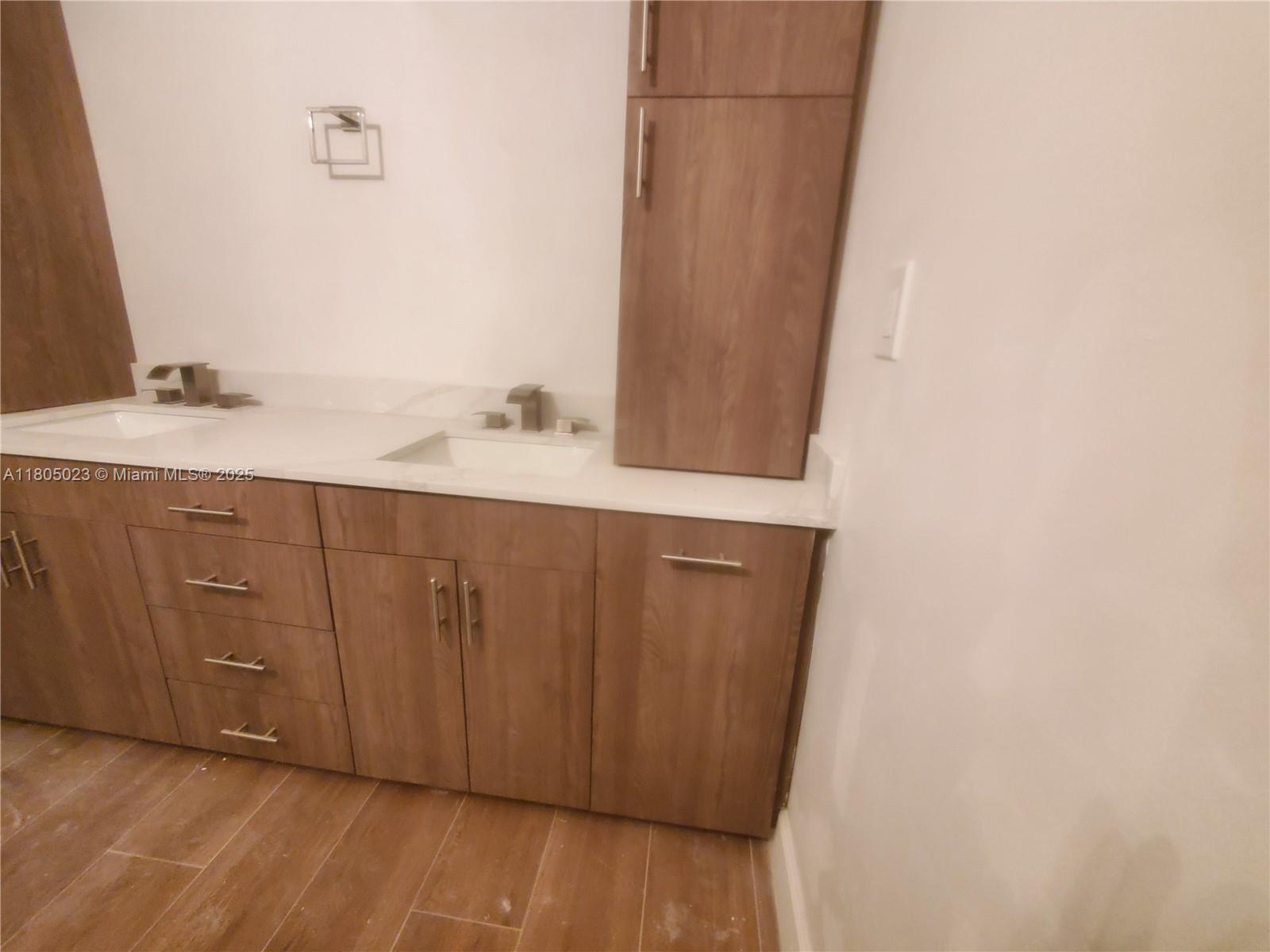 8350 Dundee Ter, Miami Lakes, Florida image 22