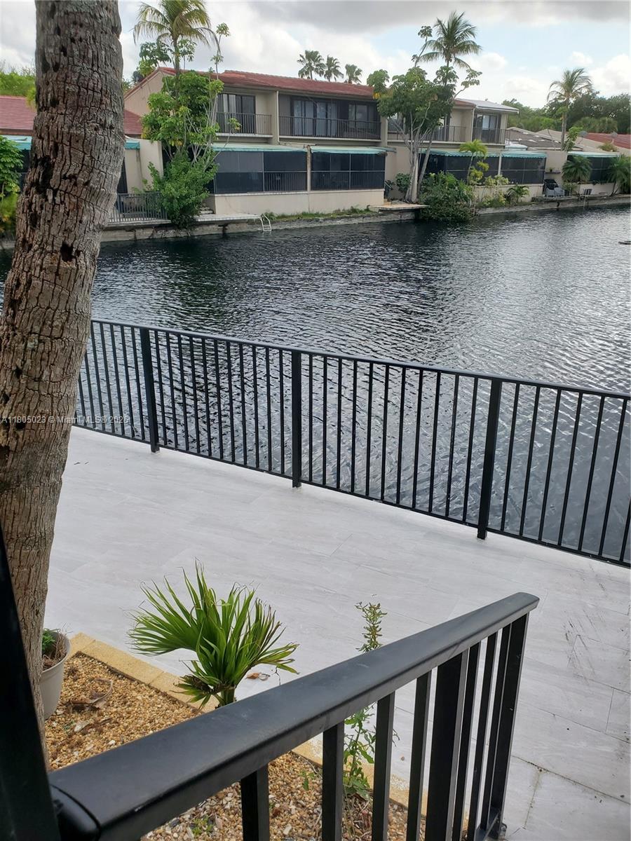 8350 Dundee Ter, Miami Lakes, Florida image 24