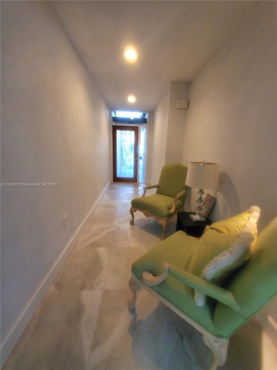 8350 Dundee Ter, Miami Lakes, Florida image 34