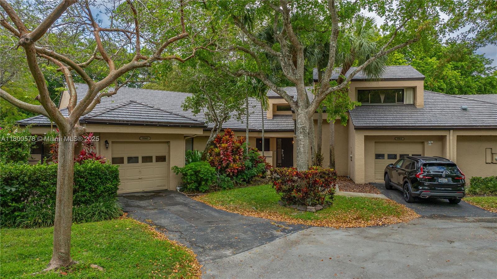 9360 S Chelsea Dr S, Plantation, Florida image 2