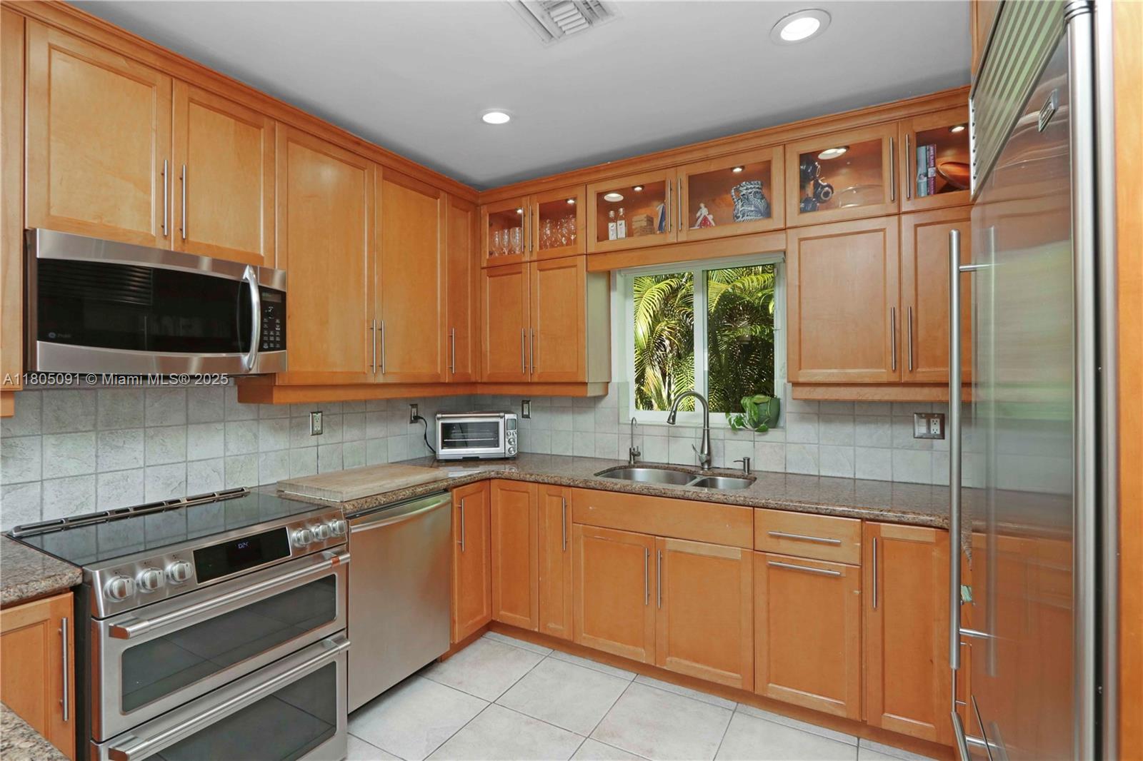 1526 Dorado Ave, Coral Gables, Florida image 24
