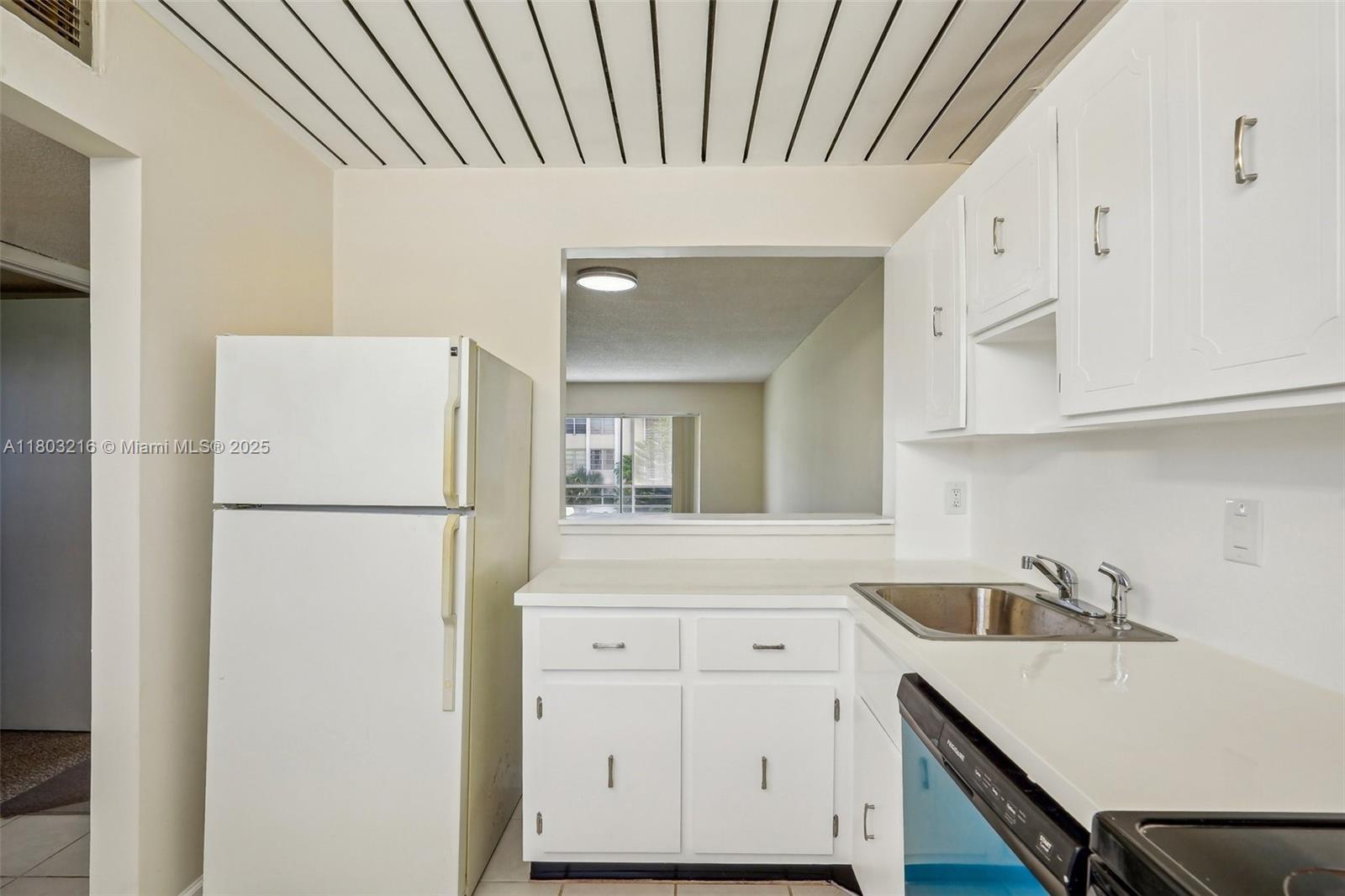 3774 Inverrary Blvd #203P, Lauderhill, Florida image 6