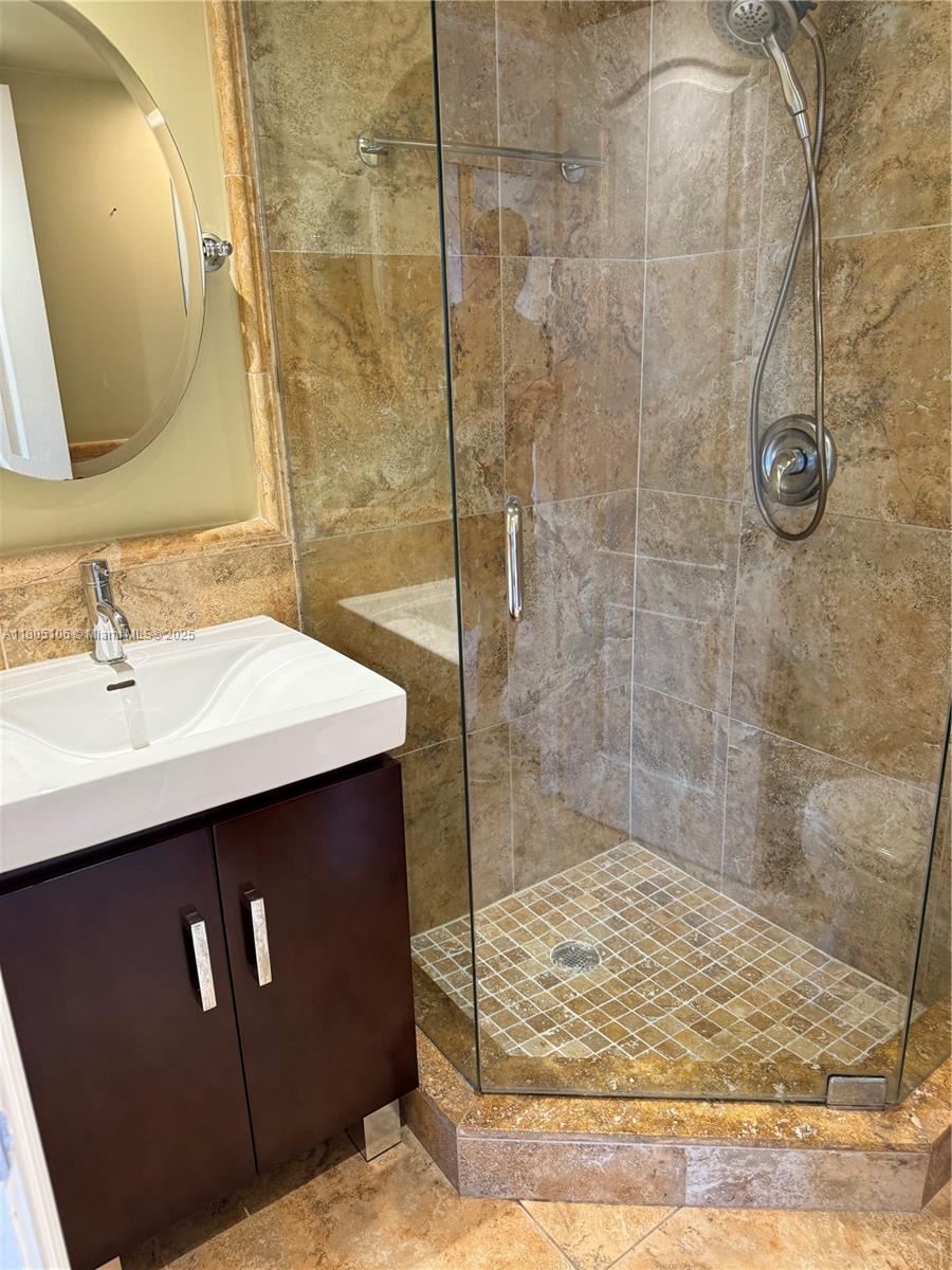 9420 Poinciana Pl #403, Davie, Florida image 14