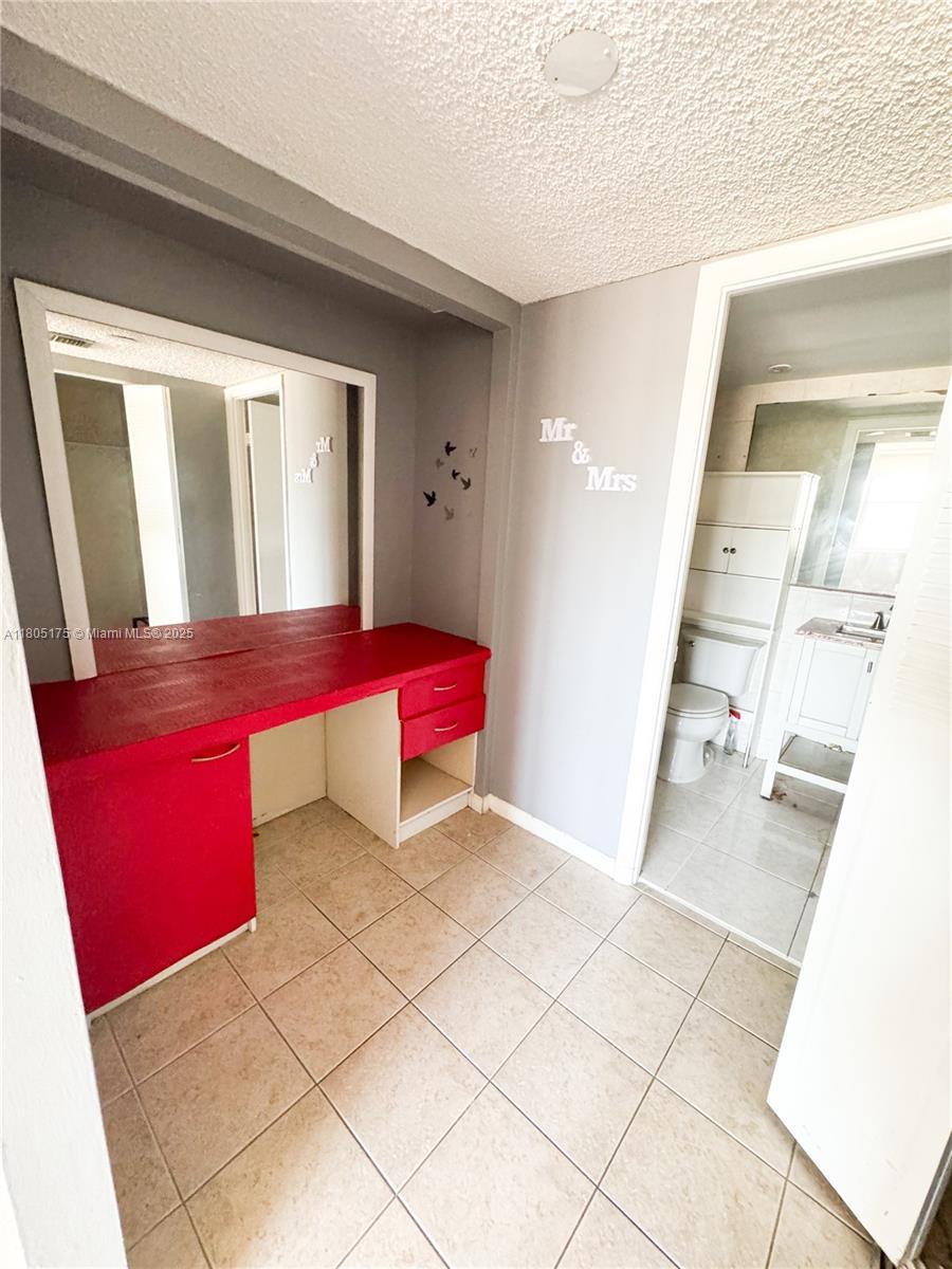 2025 NE 164th St #206, North Miami Beach, Florida image 10