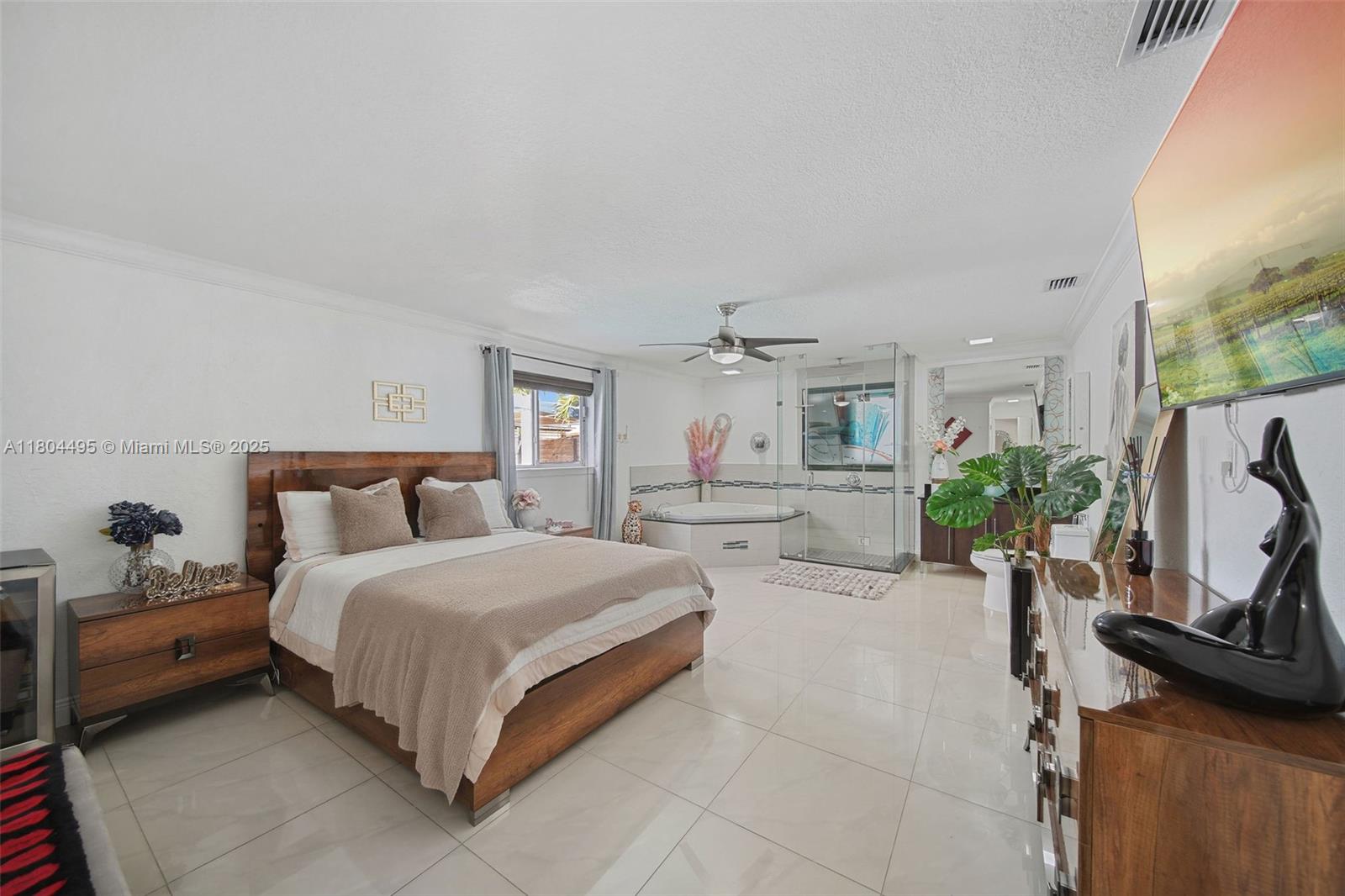 17930 NW 85th Ave, Hialeah, Florida image 18