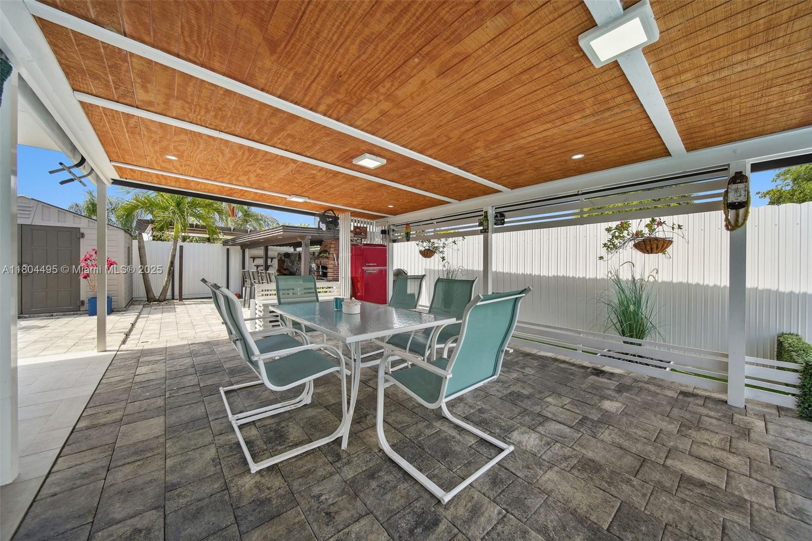 17930 NW 85th Ave, Hialeah, Florida image 37