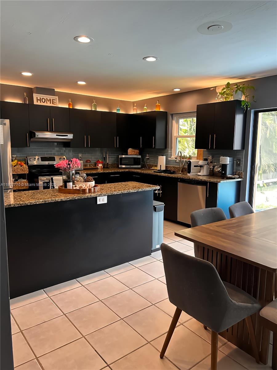 1705 SE 21st Ter, Cape Coral, Florida image 7