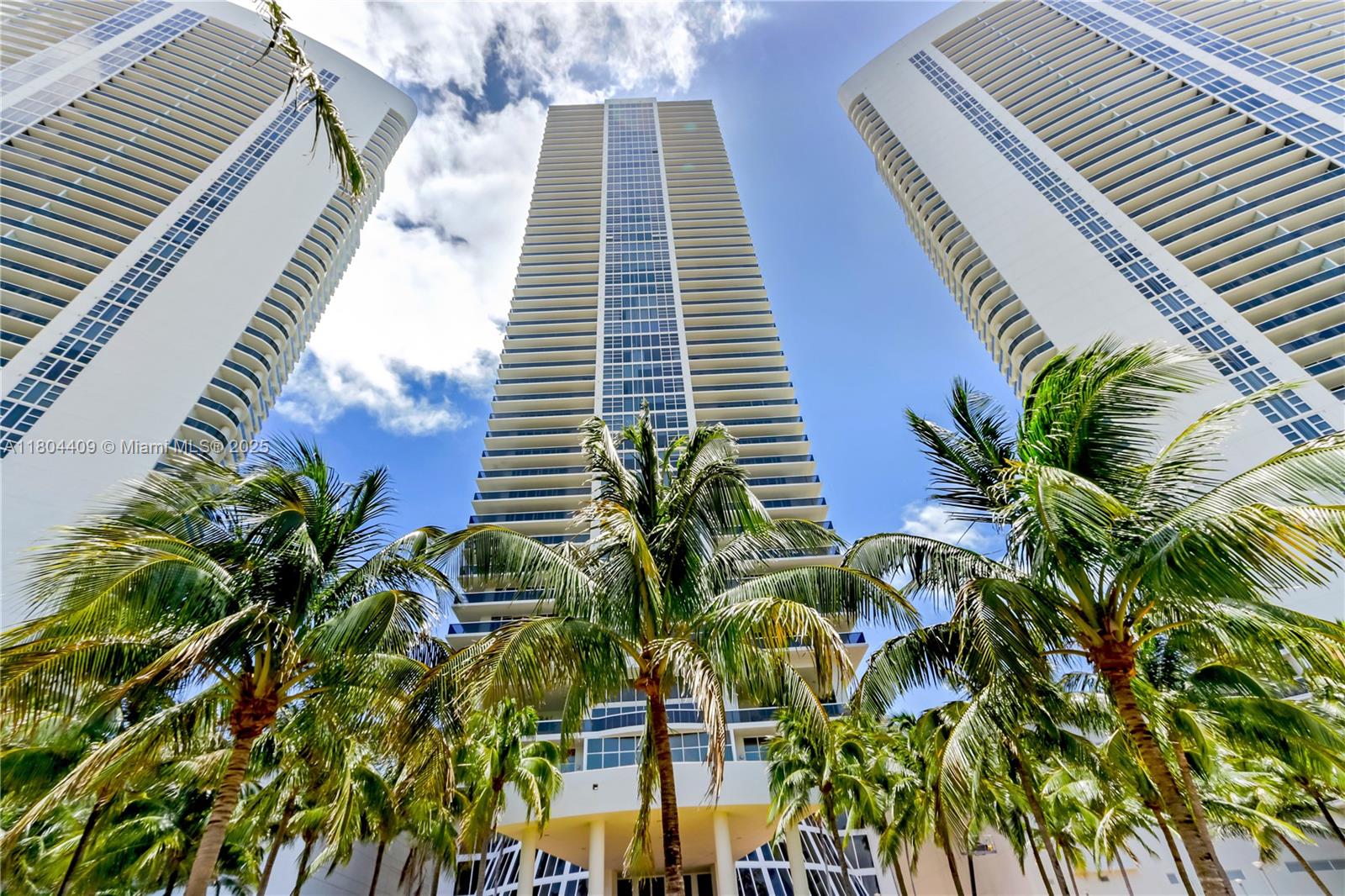 Condo for Sale in Hallandale Beach, FL
