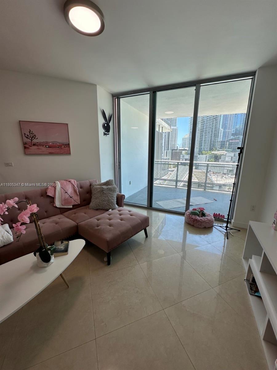 350 S Miami Ave #1412, Miami FL 33130