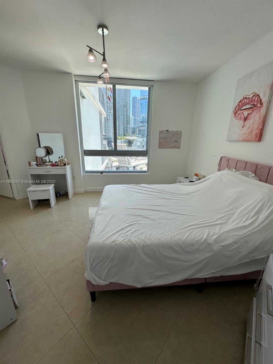 350 S Miami Ave #1412, Miami FL 33130