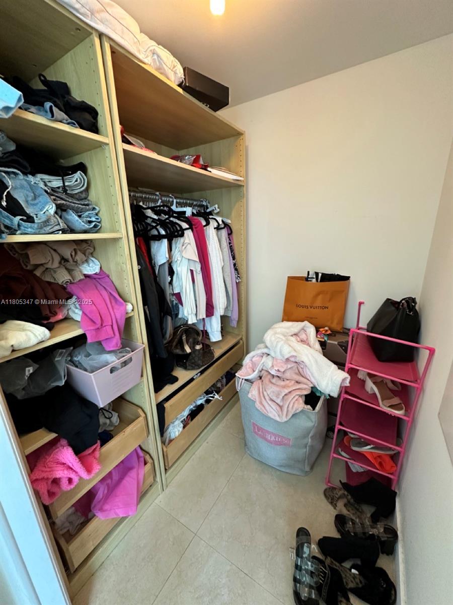 350 S Miami Ave #1412, Miami FL 33130