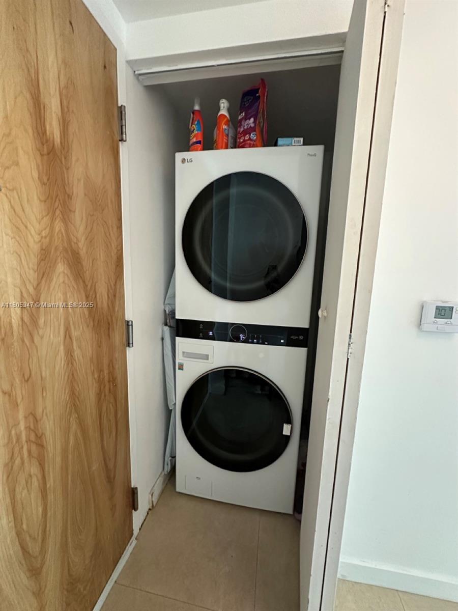 350 S Miami Ave #1412, Miami FL 33130