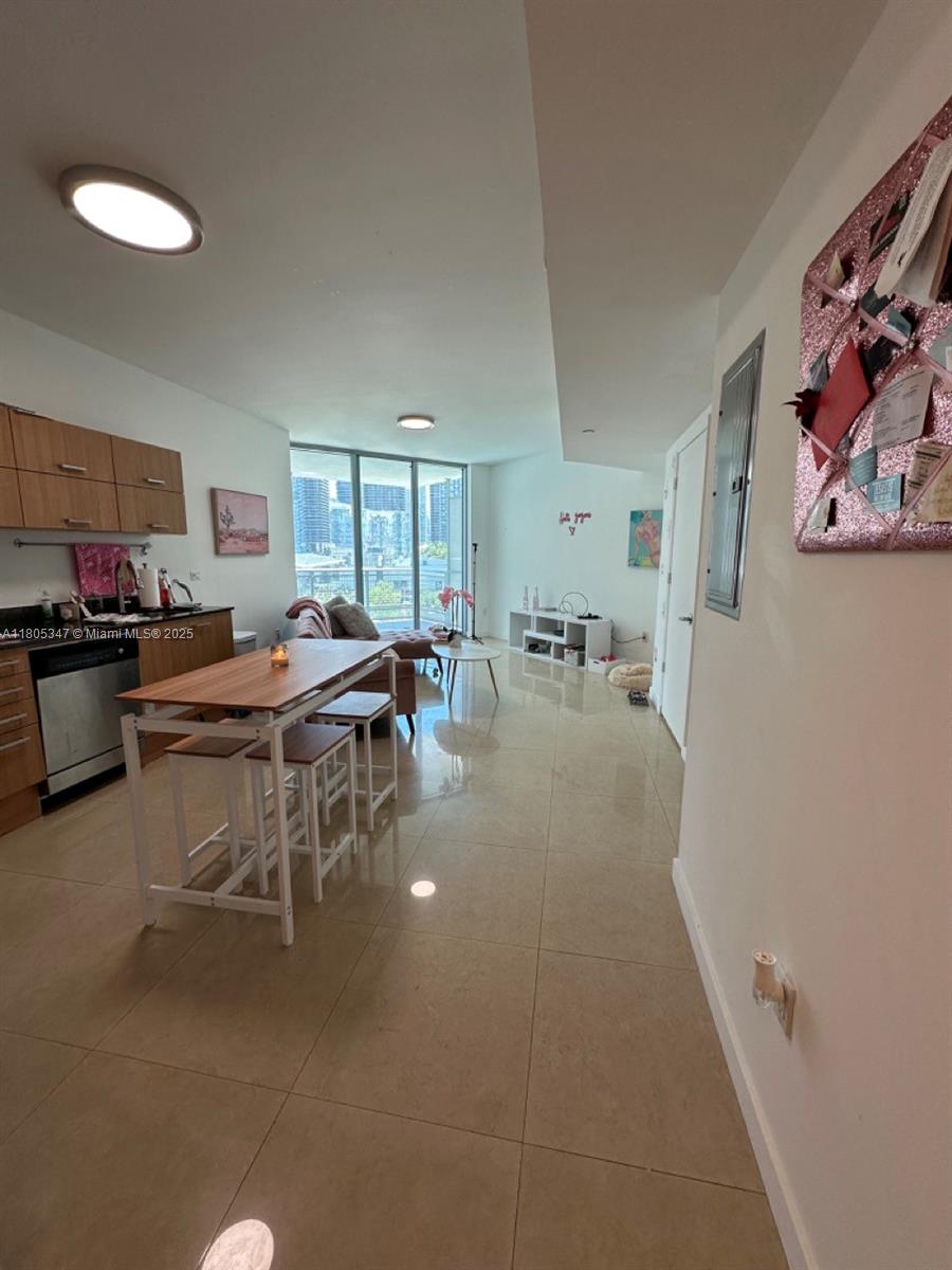 350 S Miami Ave #1412, Miami FL 33130
