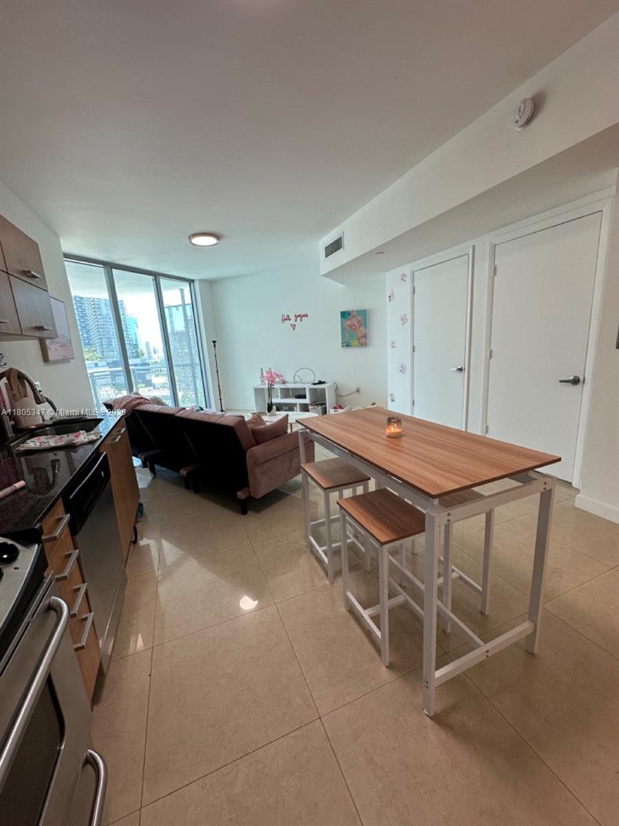 350 S Miami Ave #1412, Miami FL 33130
