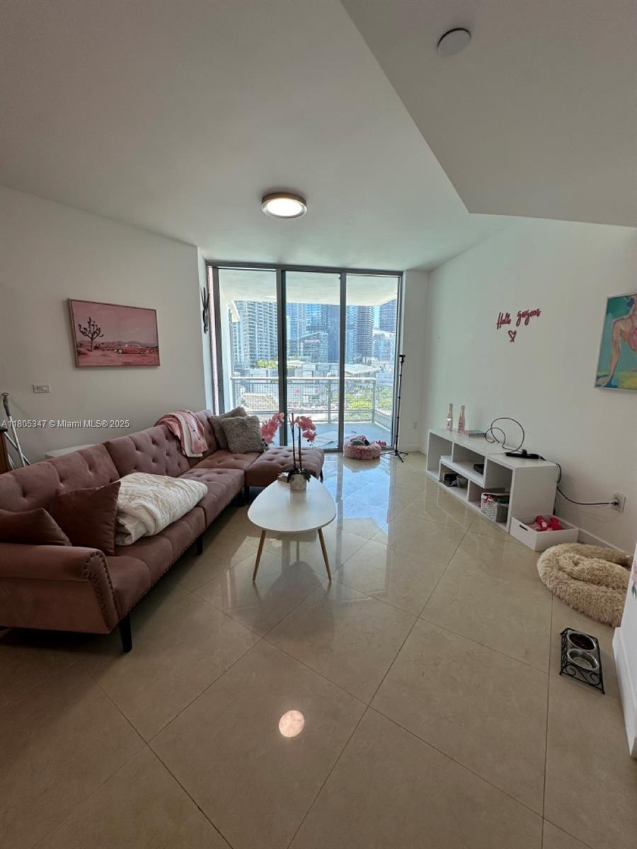 350 S Miami Ave #1412, Miami FL 33130