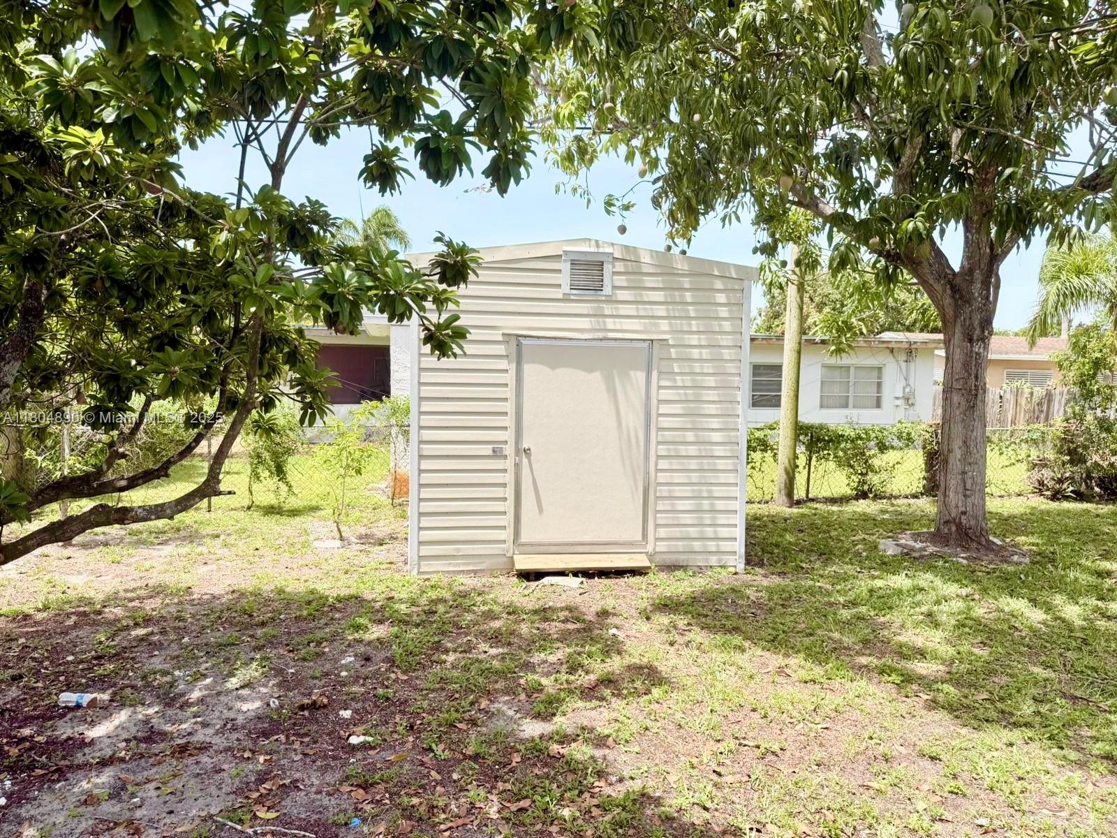 725 W Dayton Cir, Fort Lauderdale, Florida image 24