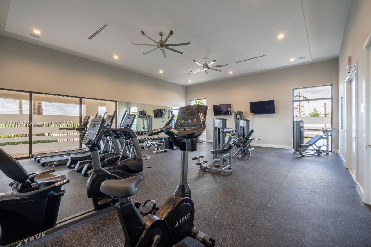 10602 W 33rd Way, Hialeah, Florida image 41