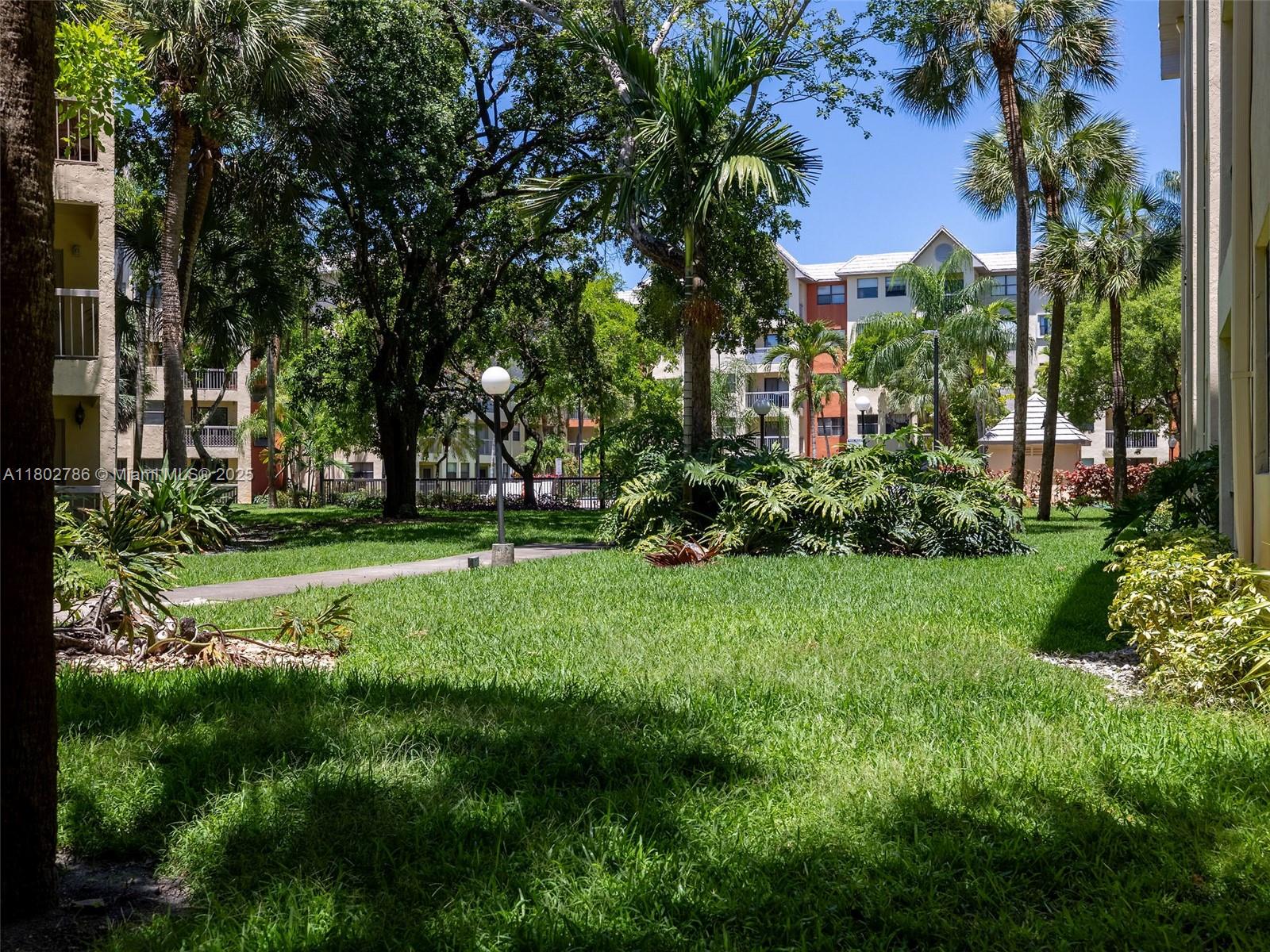 Residential, Doral, Florida image 22