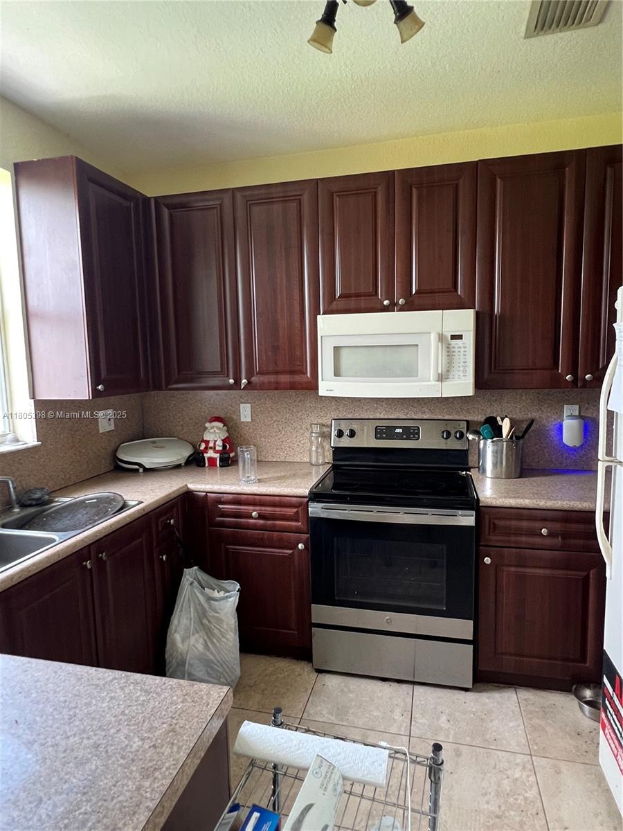 2497 SE 13th Ct, Homestead, Florida image 4