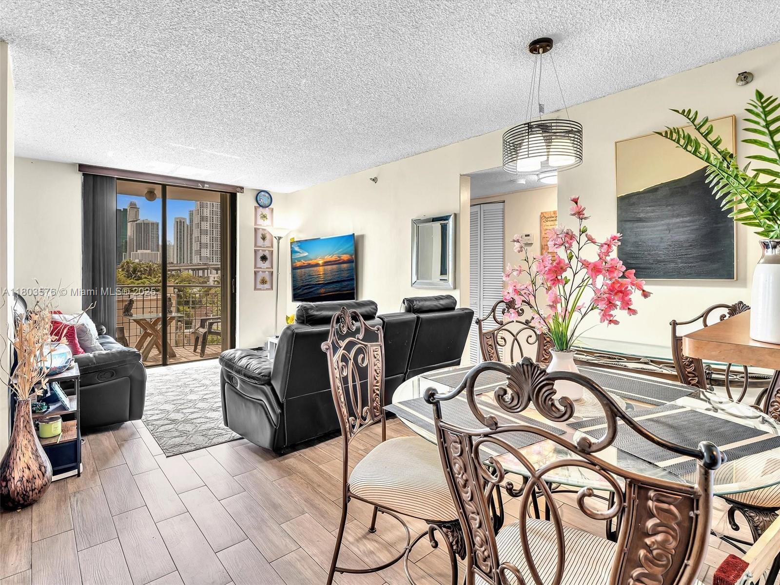 546 SW 1st St #505, Miami, Florida image 5