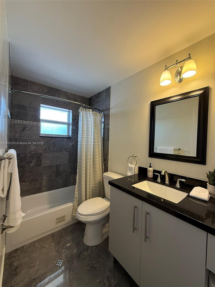 218 NE 12th Ave #503, Hallandale Beach, Florida image 5