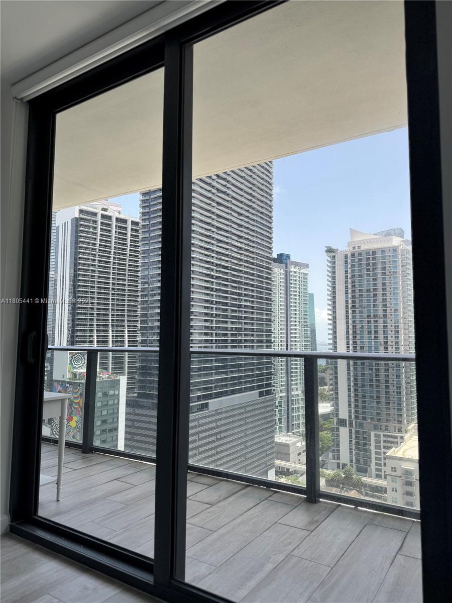 55 SW 9th St #2404, Miami FL 33130